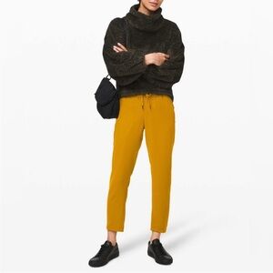 Lululemon On the Fly 7/8 Pant Size 10 Fool’s Gold